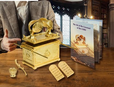 Desktop Set-Ark Of The Covenant With Contents